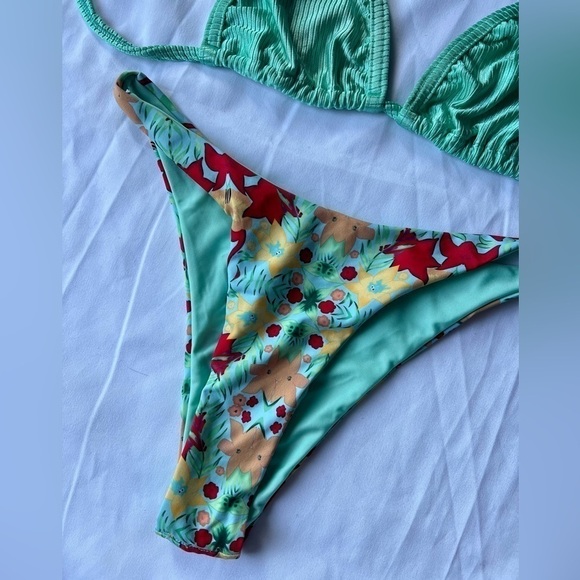 Green Ribbed Floral Bikini Set Medium - Picture 3 of 7